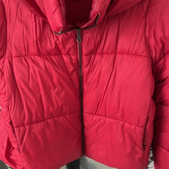 Banana republic water repellent red winter puffer jacket/ coat - Picture 6 of 9